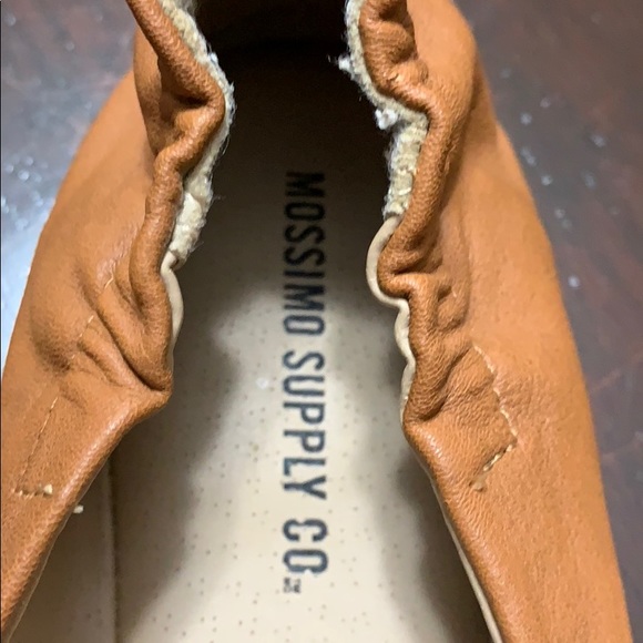 Mossimo Flats - Picture 5 of 5